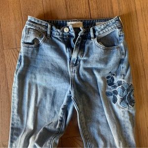 pacsun mom jeans with patchwork detail on side